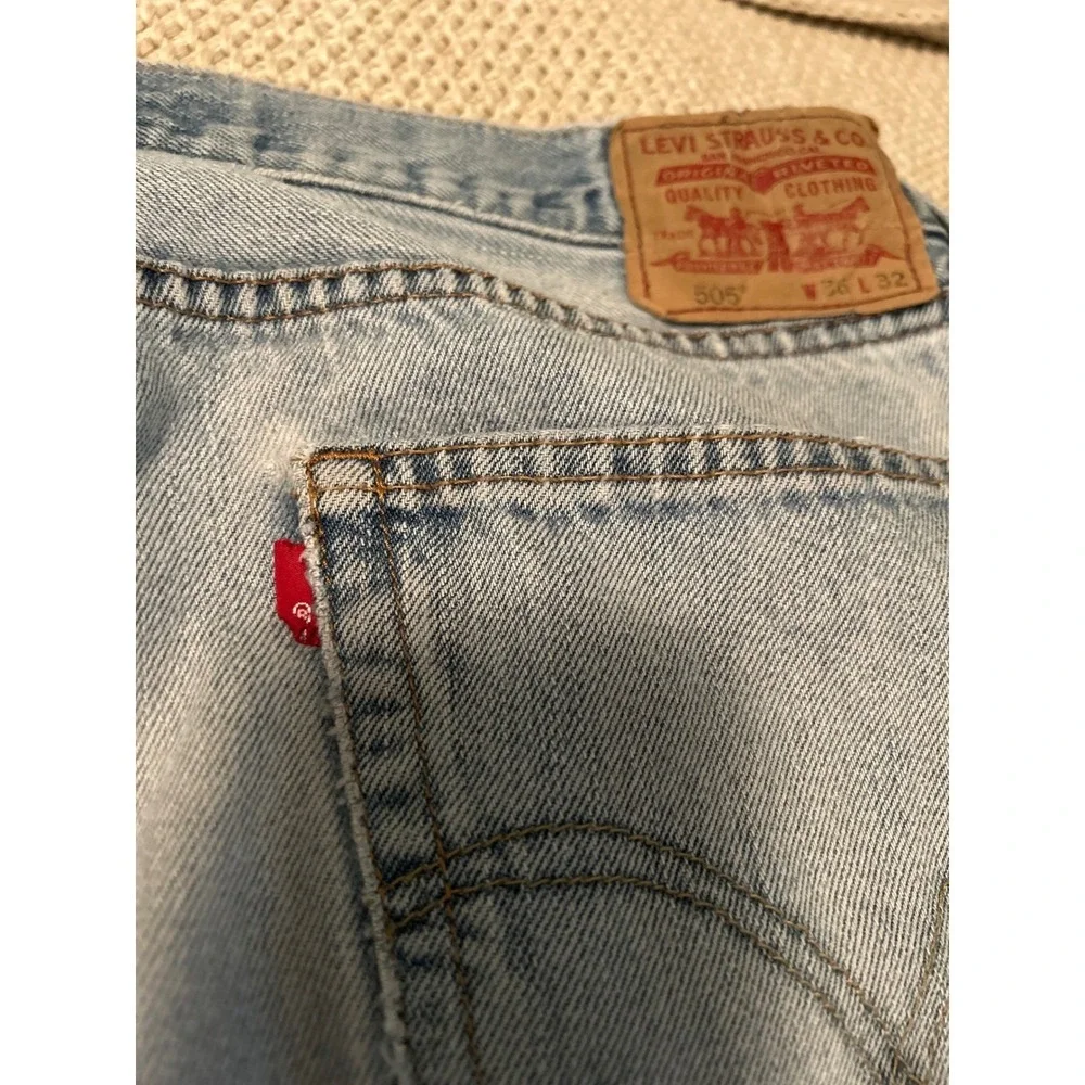Levi's 505 Jeans Mens W36 L32 Light Wash Denim Straight Leg Distressed Worn #110